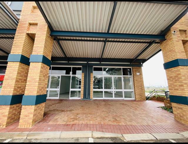 300M² RETAIL TO LET IN FOURWAYS